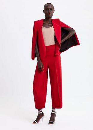 Костюм zara червоного кольору