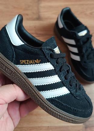 Оригінальні шкіряні adidas  special р28.5 ;довжина устілки по факту 18.5см