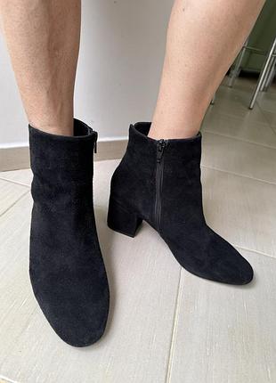 Продам замшеві черевики dune london