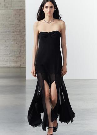 Сукня zara з чорної напівпрозорої тканини. виріз у формі серця, відкриті плечі, вбудований бралет-корсет. асиметричний низ із розрізами.