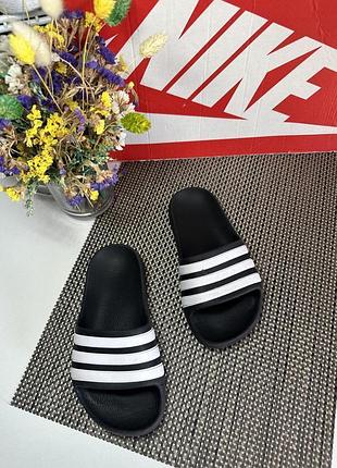 Оригинальные шлепанцы adidas
