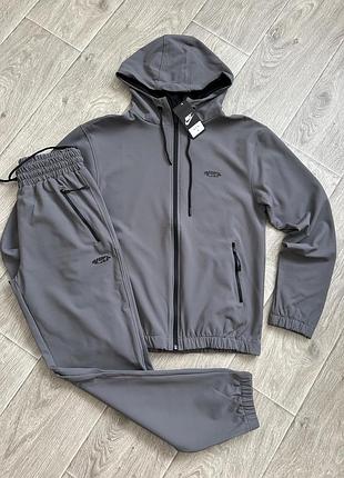 Спортивний костюм сірий nike s