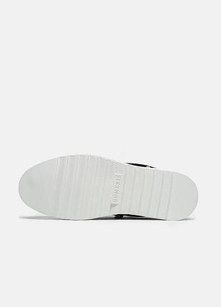 Numeris acrylic black white 3