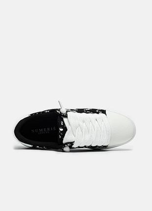 Numeris acrylic black white 9