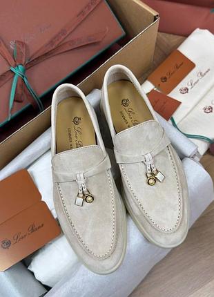 В наявності жіночі лофери з натуральної замші loro piana