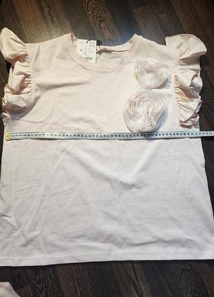 Розовая футболка с большим акцентным цветком zara p.m
