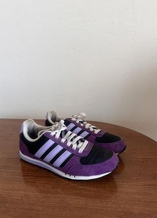 Замшеві жіночі кросівки adidas