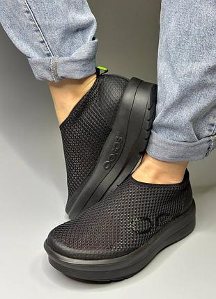 Oofos women's oomega chukka
