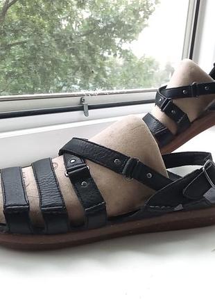 Clarks — повністю шкіряні, ортопедичні босоніжки, сандалії. р. 40 - 25 см