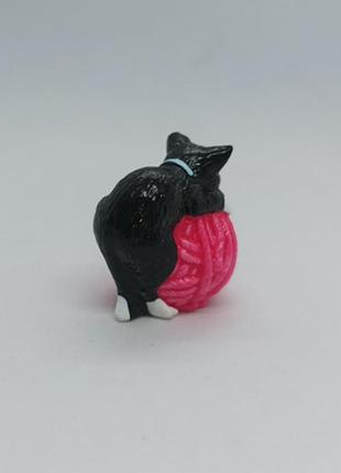 Котик на клубку kinder 2001 3