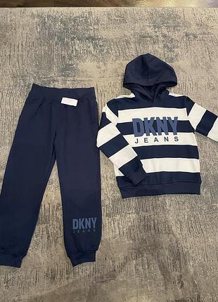 Спортивний костюм на флісі dkny оригінал 8/9 років