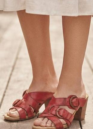 Очень красивые кожаные босоножки шлепанцы clarks 5.5(38)р-р бренд оригинал