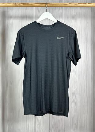 Nike zoonal cooling training гарна структурна футболка розмір s