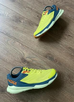 Кросівки hoka