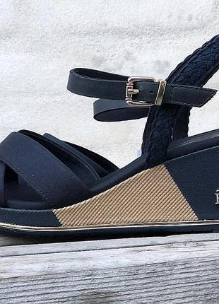 Босоніжки tommy hilfiger mid wedge sandal