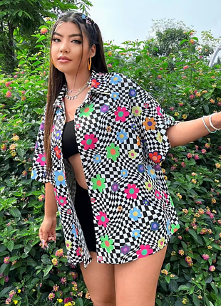 Веселая рубашка с яркими цветами 🖤🤍🌸🌼🏵️