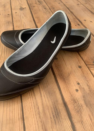 Черные кожаные балетки nike p.40