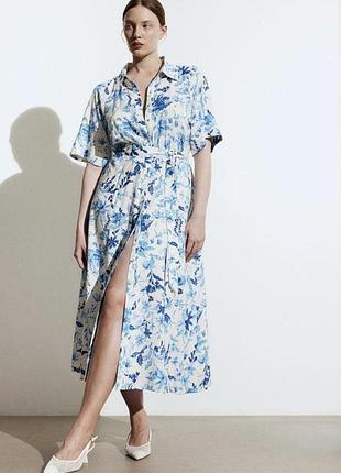 Довга сукня-сорочка від h&m виконана з віскози та має синій квітковий принт
