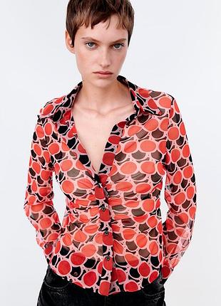 Брендова напівпрозора сорочка із сіточки "zara" з геометричним принтом. розмір l.