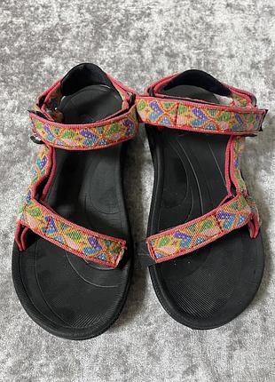 Босоніжки teva