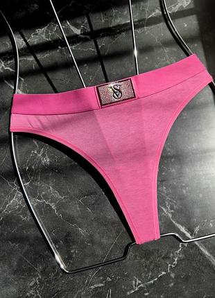 Стринги хлопковые с камушками от бренда victoria’s secret 🇺🇸 черные, в клеточку, с бархатистой (вельветовой) резинокочкой