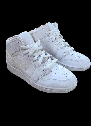 Кросівки air jordan 1 mid triple white оригінал / 38.5 р (24 см)