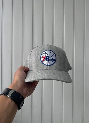 Баскетбольна кепка 79ers x mitchell&amp;ness велике лого snapback nba unisex cap streetwear y2k style dark gray