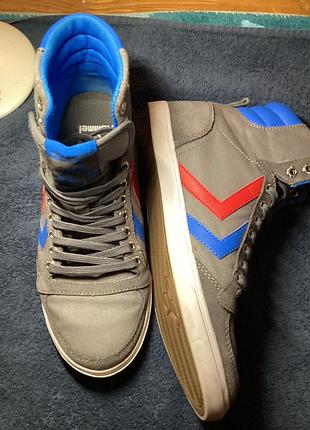 Кеди hummel high top | оригінал | розмір 37  стильні високі кеди hummel у сучасному поєднанні сірого, синього та червоного кольорів.