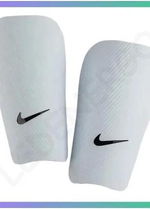 Футбольные щитки nike nk j guard-ce белые черные для детей рост 150-160 см защита от ударов sku_sp2162-100