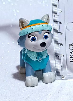 Фігурка еверест із мультсеріалу "щенячий патруль" (paw patrol), вироблена компанією spin master