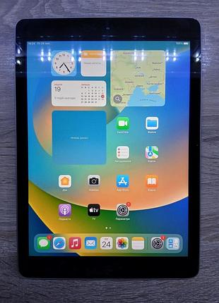 Б/у планшет apple ipad 5 a1822 32gb silver, 9.7", wi-fi, оригинал, рабочее состояние