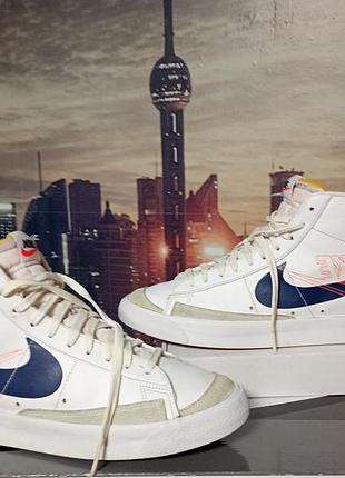 Кроссовки nike blazer mid the97 vintage (3d swoosh) артикул: da4651-100, размер 43, длина стельки 27.5 см, страна производитель индонезия, оригинал