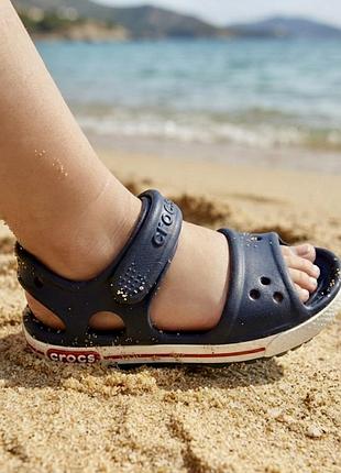 Дитячі сандалі крокси  crocs kids’ crocband ii navy/white – стиль і зручність для кожного дня (оригінал)