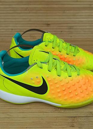 Детские футзалки nike magistax размер 30 (19 см.)
