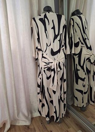 Красивое с широким пояском платье 👗 большого размера