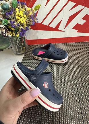 Оригінальні шльопанці crocs