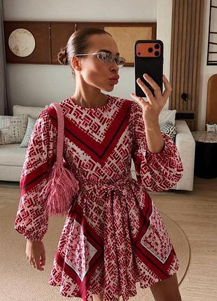Сукня коротка