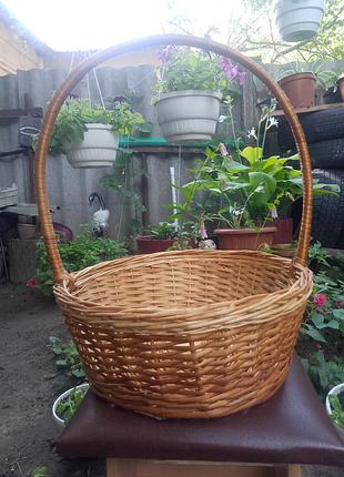 Корзина плетёная из лозы