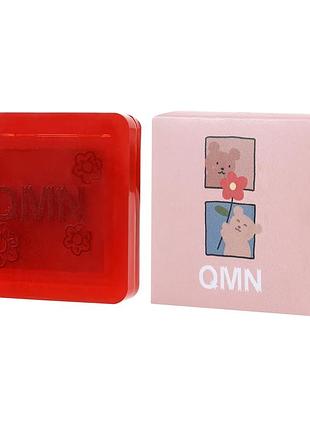 Румяна красные qmn green astringent peach blush, отличающиеся упаковкой с изображением мишки.