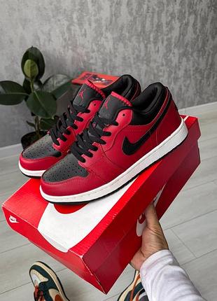 Кроссовки nike air jordan retro 1