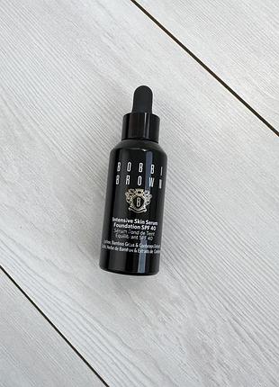 Bobbi brown intensive serum foundation spf40/30 рідкий розяснюючий тогальний