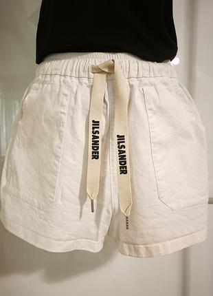 Стильні жіночі шорти jil sander (молочний колір)