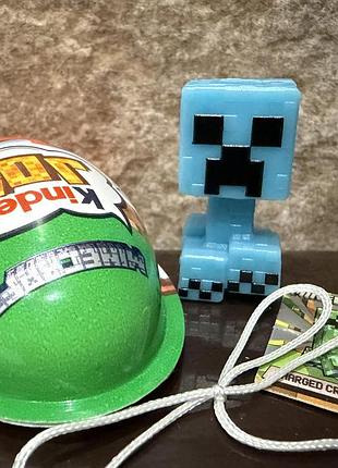 Kinder joy minecraft заряженный крипер фигурка