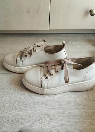 Взуття для дівчинки. 2