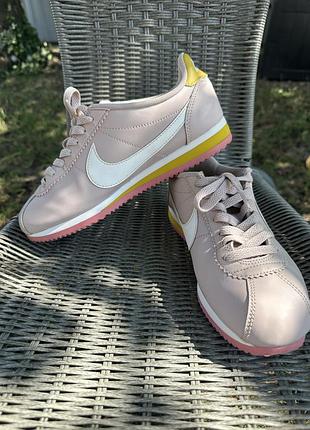 Кросівки  nike cortez