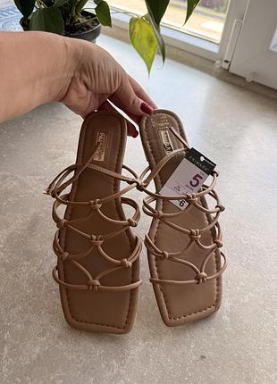 Жіночі сандалі фірми primark . 38 р.