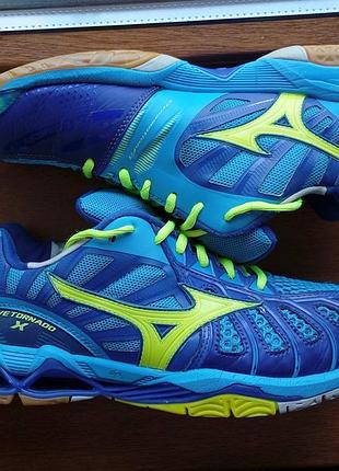 Профессиональные волейбольные кроссовки mizuno wave tornado x модель v1ga1612-24 р.42