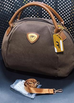 Сумка валіза вінтажна  (б'юті-кейс або дорожня) коричнева сумка (holdall) від бренду it (international traveller) з унікальним структурованим дизайном