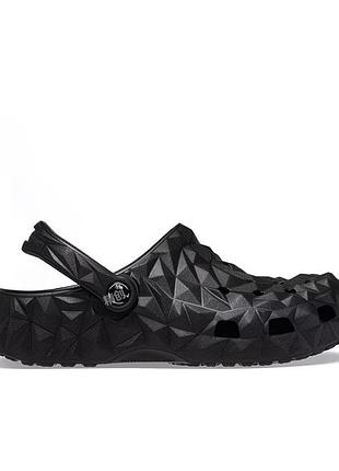 Crocs classic geometric clog black