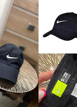 Кепка від бренду nike